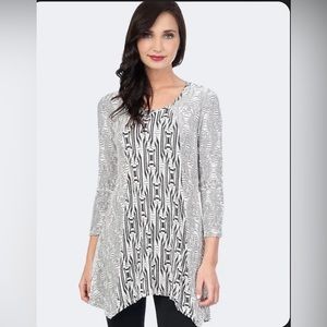 Tianello Women's Tunic or Short Dress Size M NEW WITH TAGS    3/4 Sleeves